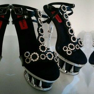 KOTONICA 7 SILVER TONE & BLACK RHINESTONE SHARKTEETH PLATFORM HEELS